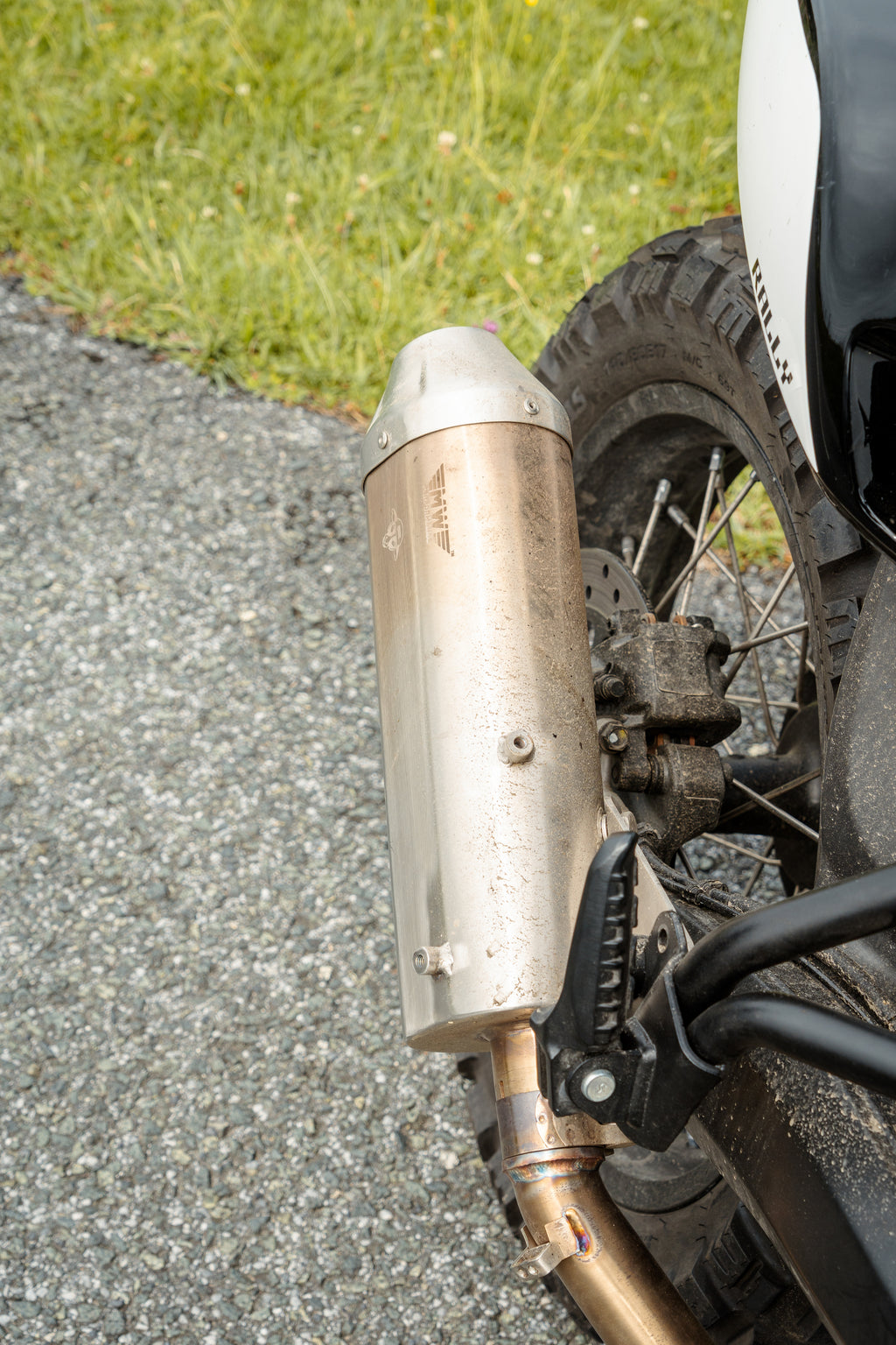ESCAPE SLIP-ON THROB HIMALAYAN 450 - CROMADO